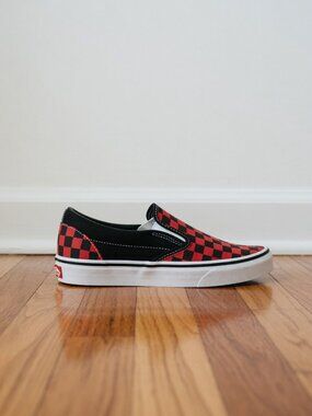 Vans Classic Slip-On Red Unisex Sneakers Women's Size 7 New